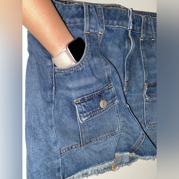 American Eagle Hi Rise Festival Mini Skirt Denim with Cargo Pockets Medium Wash - Picture 8 of 8